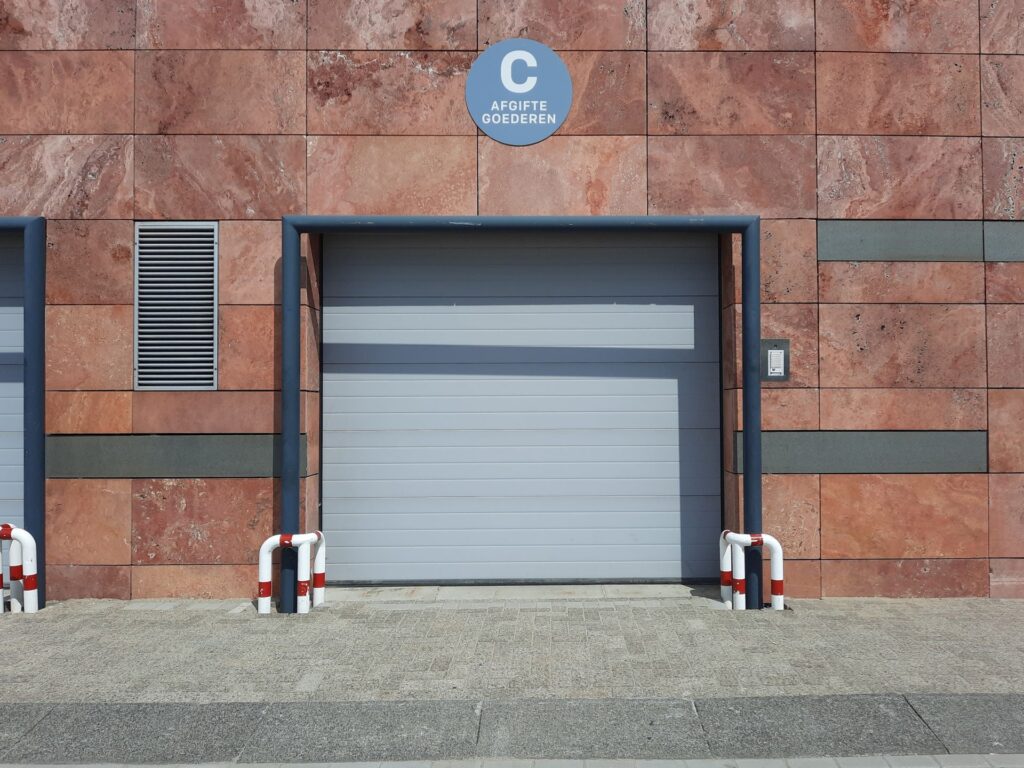 Efficiënt wonen door onderhoudsarme garagedeursystemen